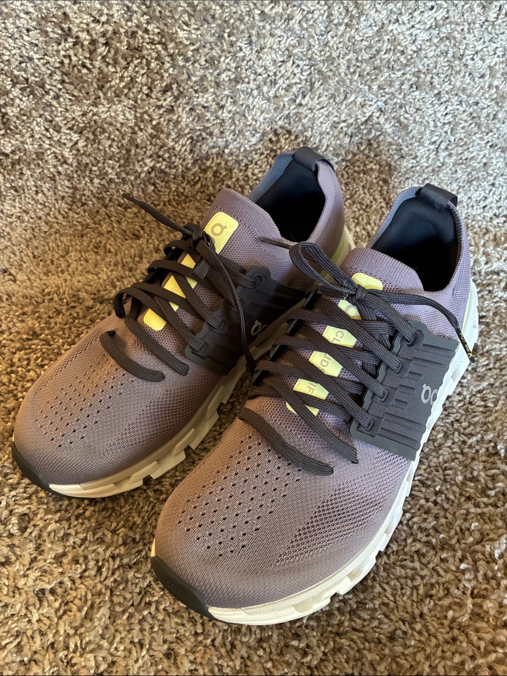 On Running Men’s Cloudswift 3 Shark/Hay Running Shoes size 10